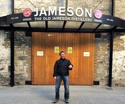 Še dobro, da je bil Jameson zaprt :)